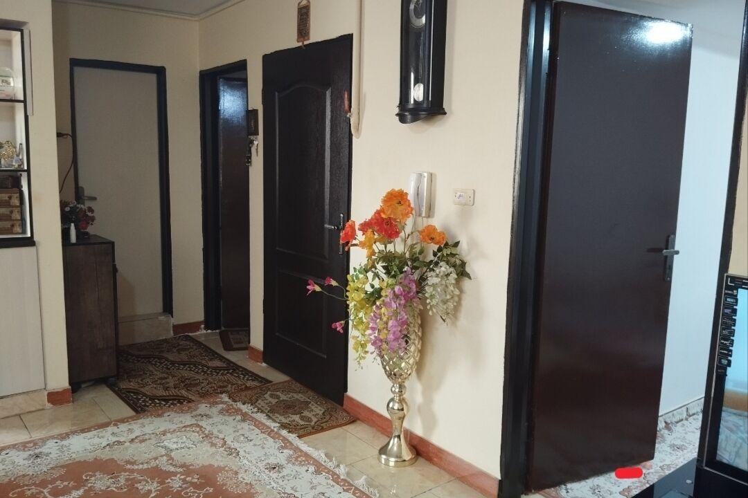 واحد 74متری2خواب,طبقه 2از4تک واحدی ,با بیمه 5
