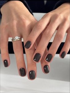 دستیار ناخن